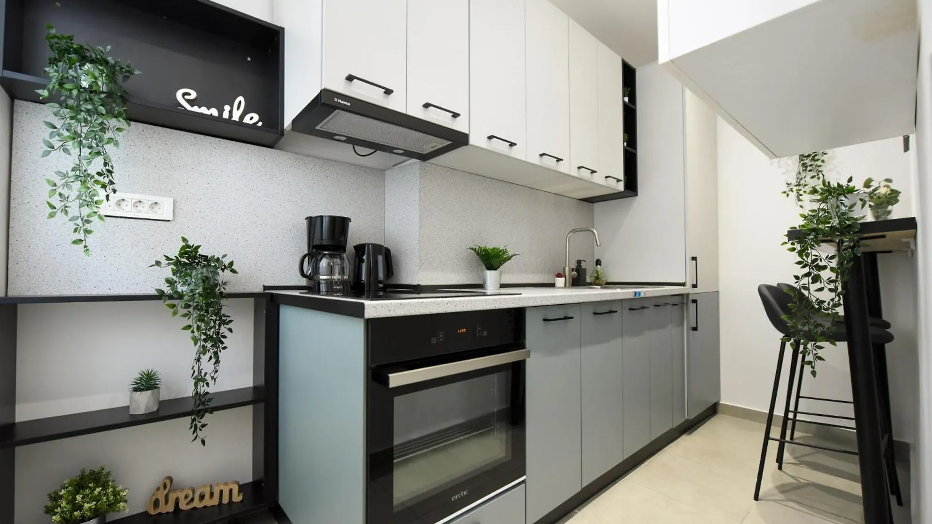 Comfy 1Br With Balcony In Central Bucharest Apartment