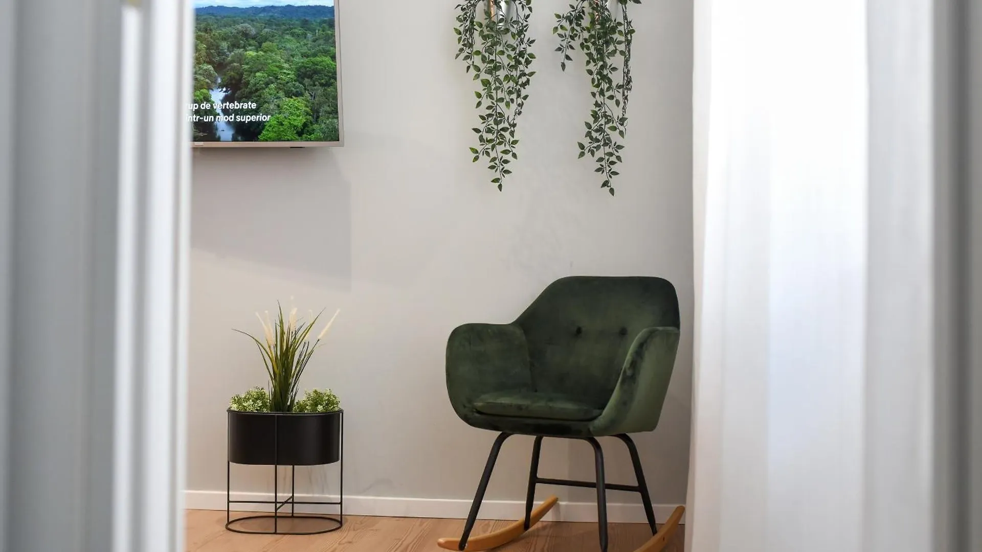 Apartment Comfy 1Br With Balcony In Central Bucharest