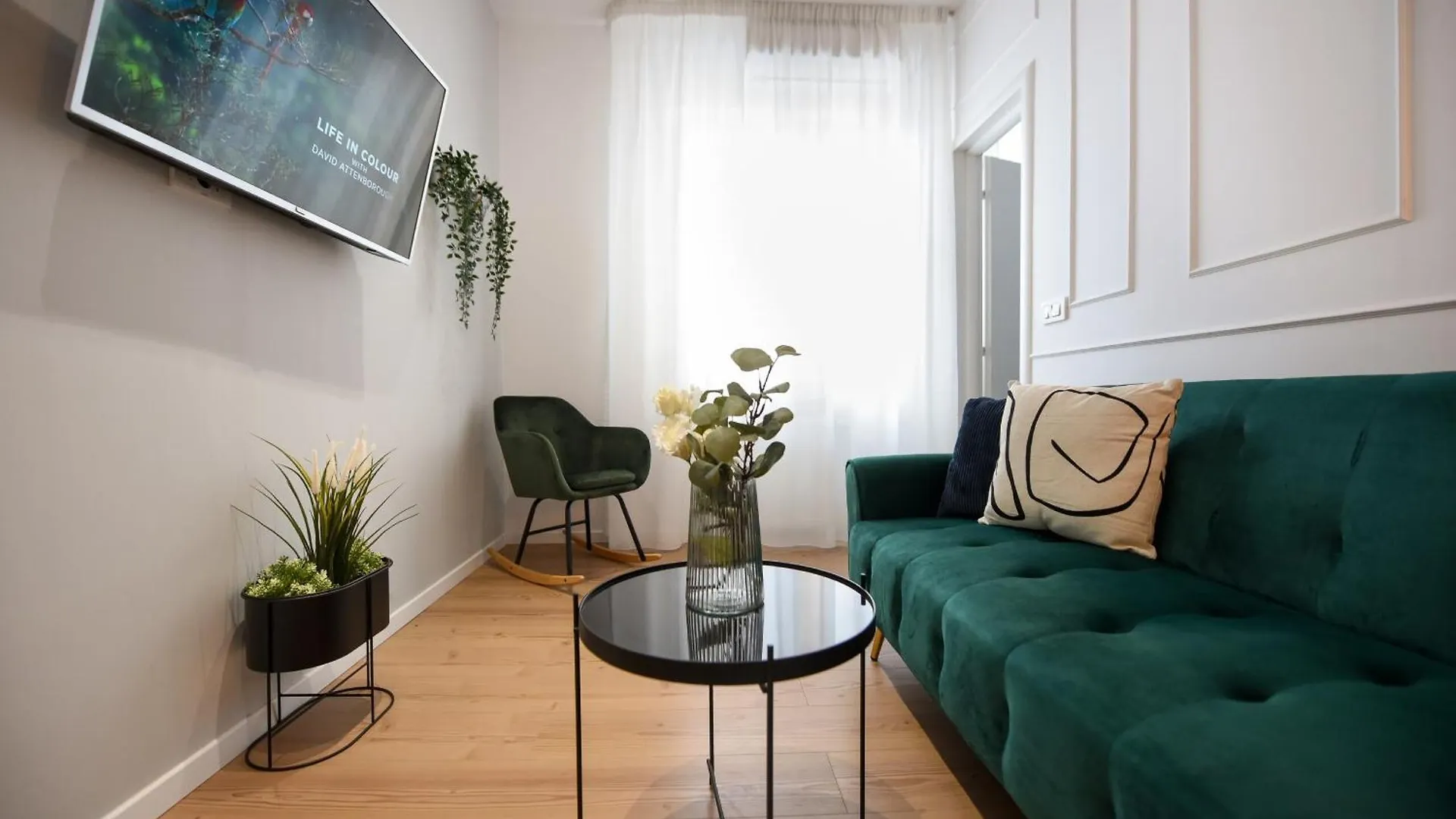 Comfy 1Br With Balcony In Central Bucharest 0*,